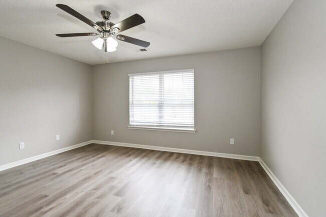 Building Photo - 7412 Hunter's Horn Dr