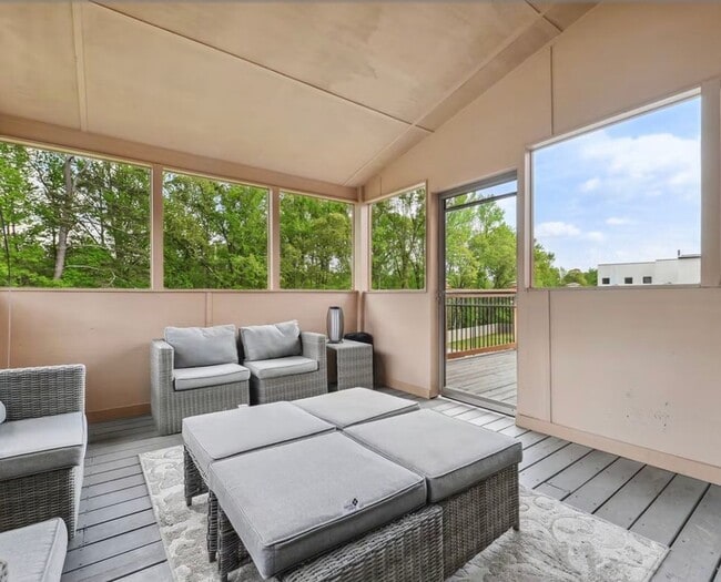 Building Photo - 4020 W Stubbs Rd