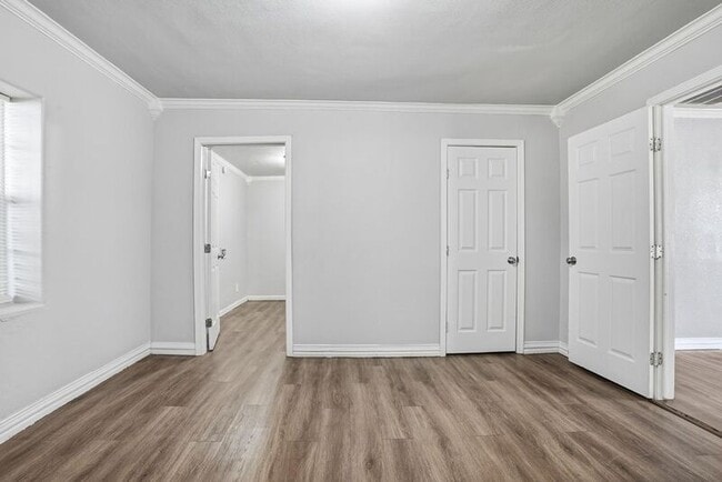 Building Photo - 2514 E Archer St