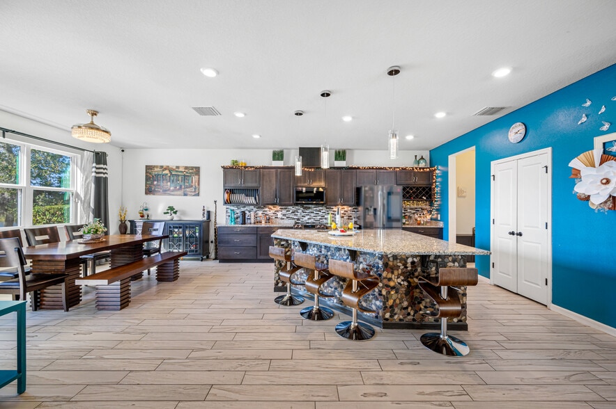 Building Photo - 12171 Moss Lake Loop