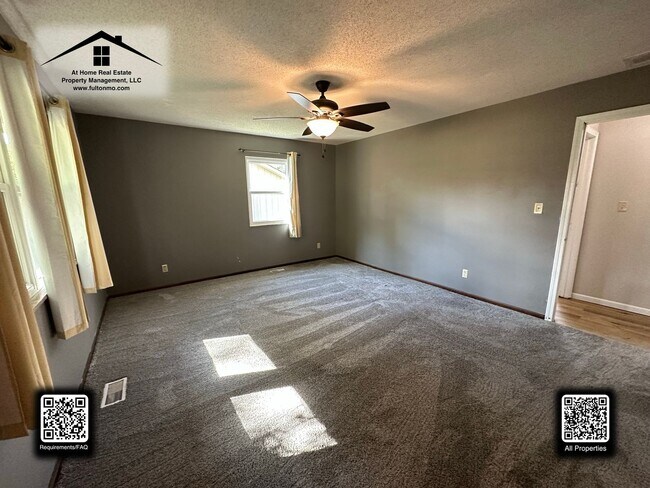 Building Photo - 402 Douglas Blvd