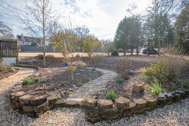 Building Photo - 119 Fortson Cir