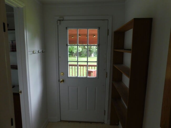 Building Photo - Single Family Home Just Minutes From Cherry Point Base!