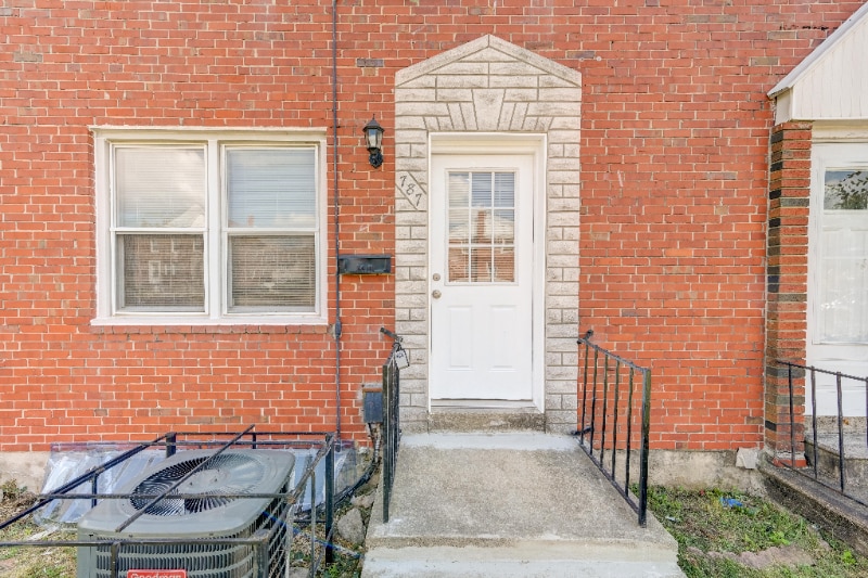 Building Photo - 787 Yale Ave