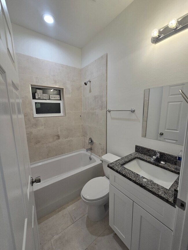 Building Photo - Brand new 3+DEN -2 BATHROOM 2 CAR GARAGE I...