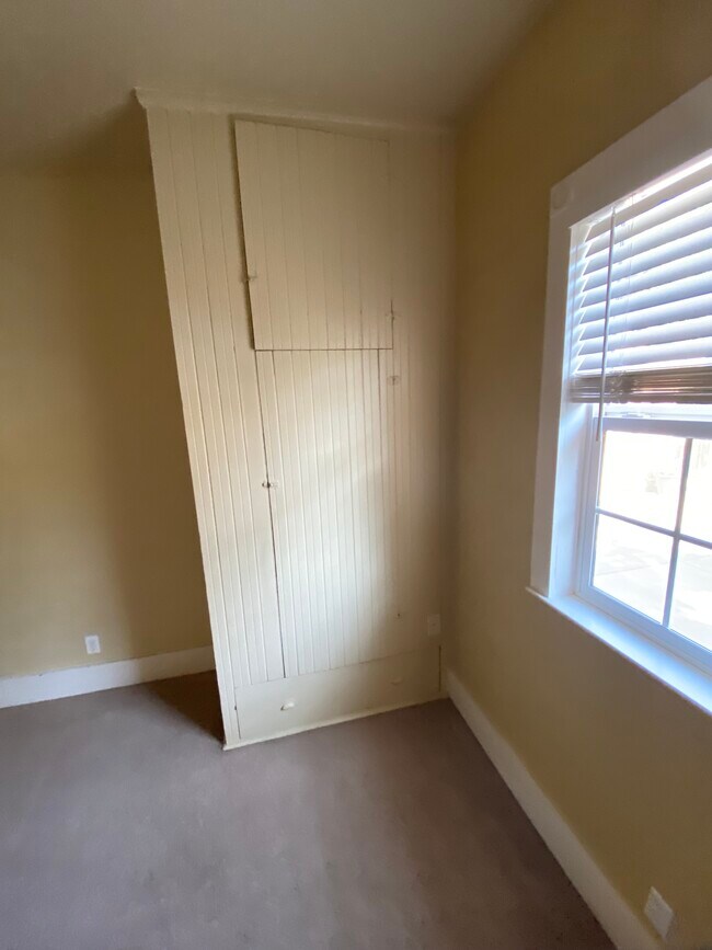 Bedroom - 114 Dewitt Ave