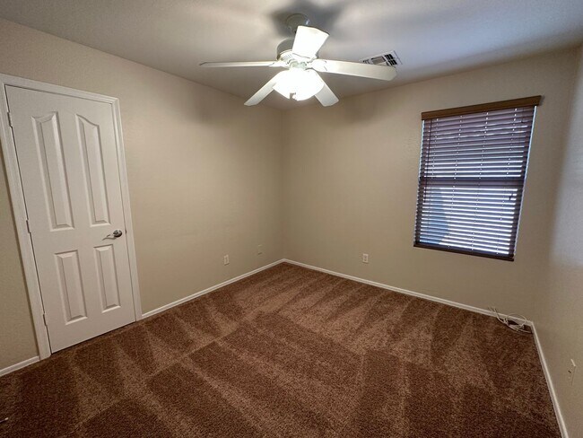 Building Photo - Great 3 bedroom 2 bath home