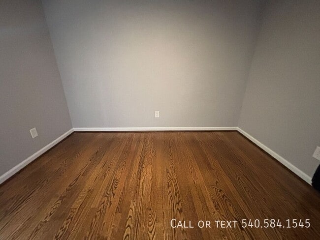 Building Photo - 449 Missimer Ln