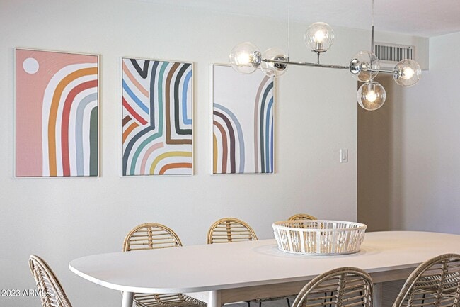 Building Photo - 421 Lila Cir