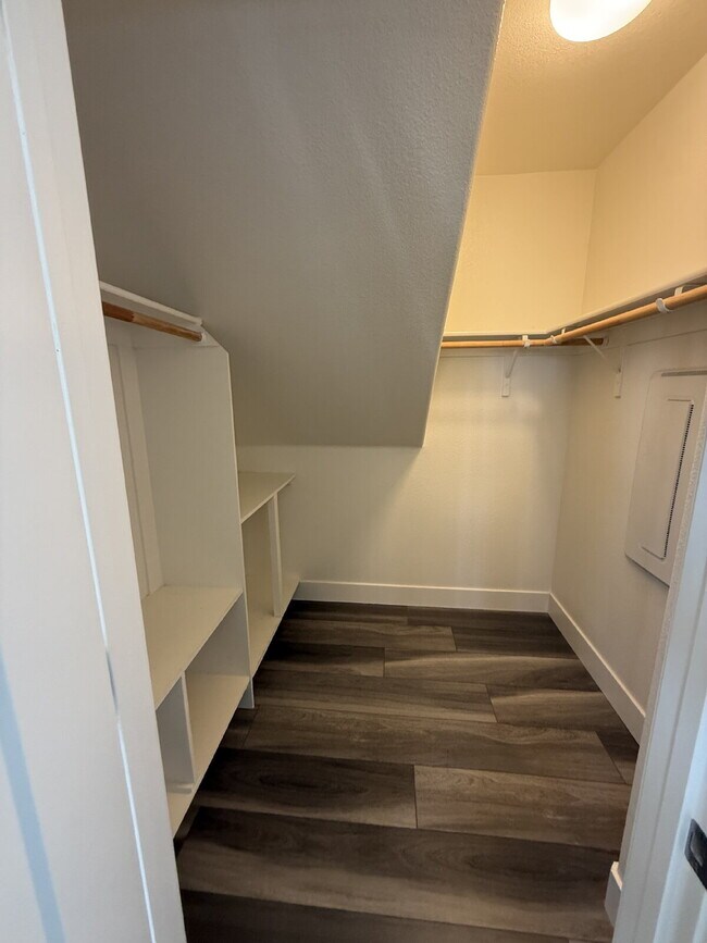 Building Photo - Bright & Spacious 3-Bedroom, 3.5-Bathroom Newark Home with Private Balcony