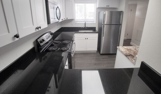 Building Photo - Stunning All Upgraded 2/2 Condo x Rent @ Winter Park Village next to Full Sail !