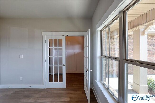 Building Photo - 115 Rio Grande Wy