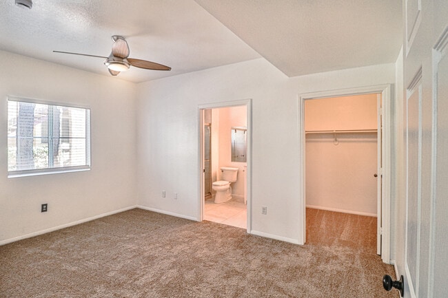 Building Photo - 5250 S Rainbow Blvd