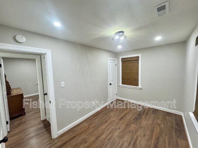 Building Photo - 518 Northside Ave