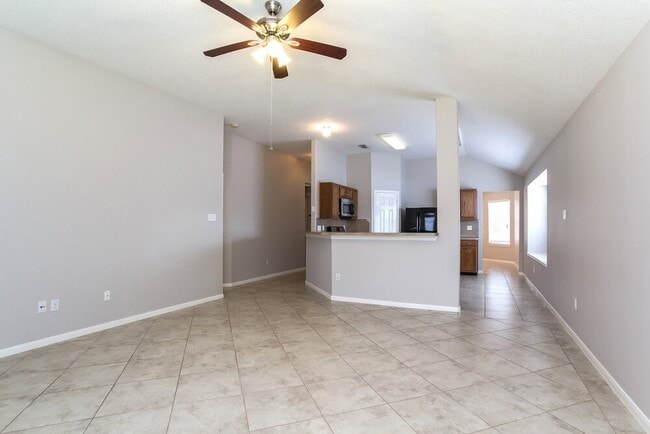 Building Photo - 2447 Halstead Dr