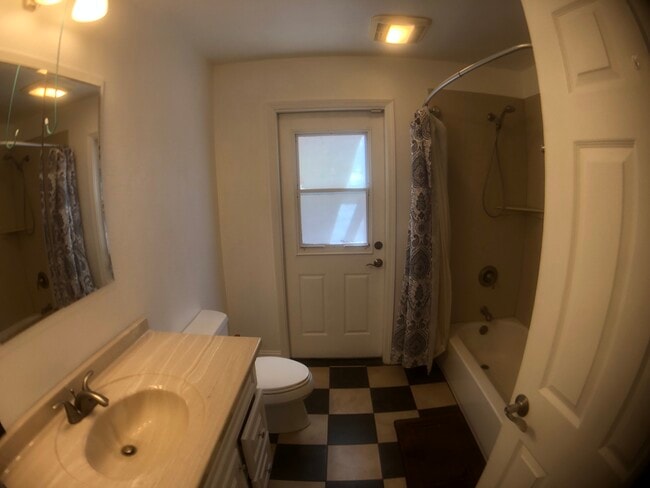 Primary Photo - 906 Sycamore Ln
