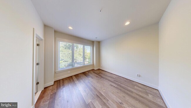 Building Photo - 10366 Jacobsen St