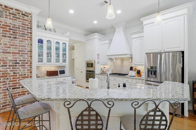 Building Photo - 320 Oakville Cir