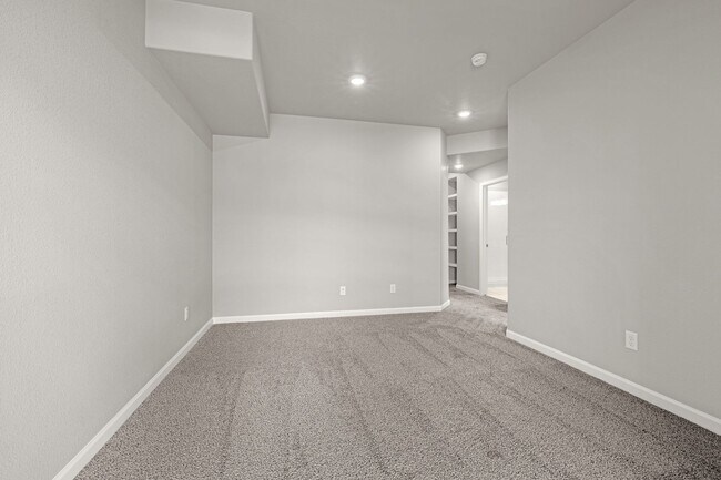 Building Photo - Brand New Luxury Townhome with Unparalleled Pikes Peak & Front Range Views