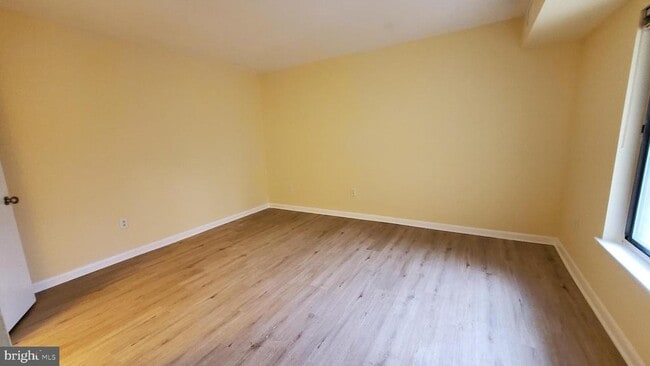 Building Photo - 8854 Spiral Cut