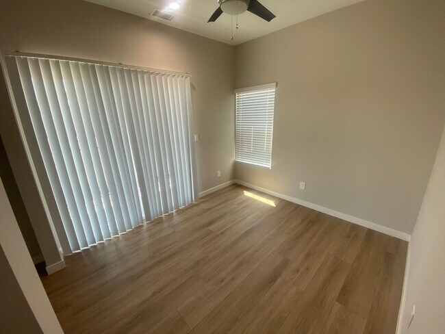 Building Photo - NEW 4BD/2BA on Montezuma!