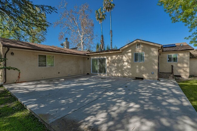 Building Photo - Spacious Single-Story 3-Bedroom Home in Va...