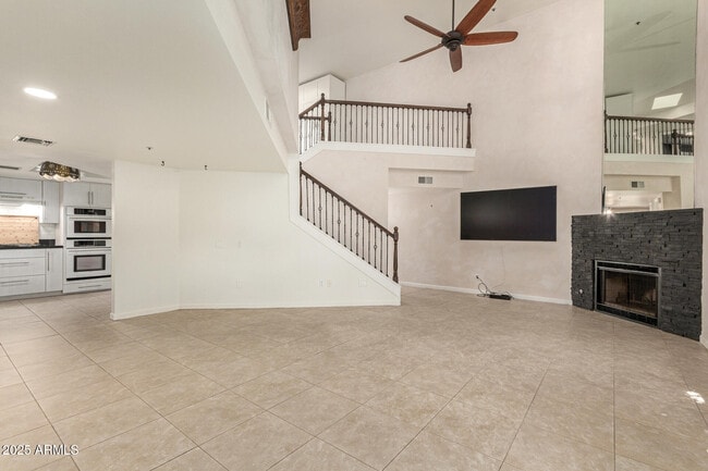 Building Photo - 21 W Pasadena Ave