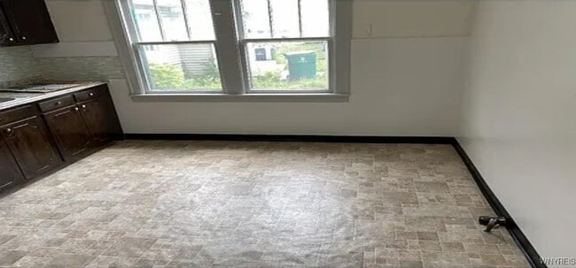 Building Photo - 260 Millicent Ave