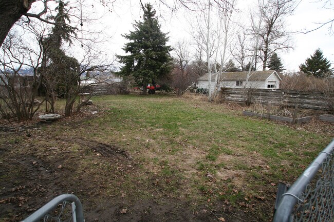 Building Photo - Single Family Home off Frontage Rd!