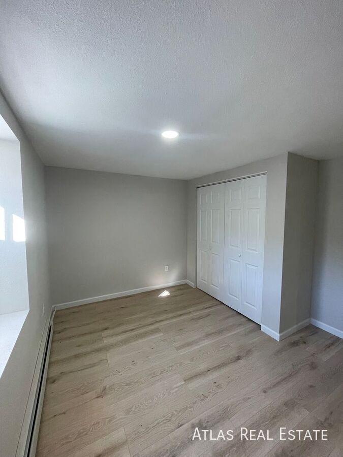 Building Photo - 3210 W Longfellow Pl