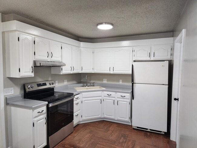 Building Photo - 1705 Avenue G
