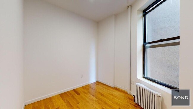 Building Photo - 314 E 91st St