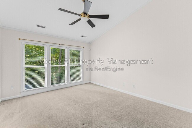 Building Photo - 1202 Belhaven Rd
