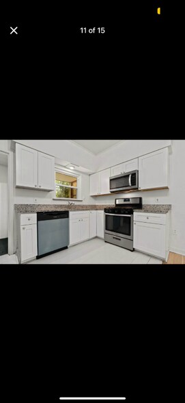 Building Photo - 179 Frank St