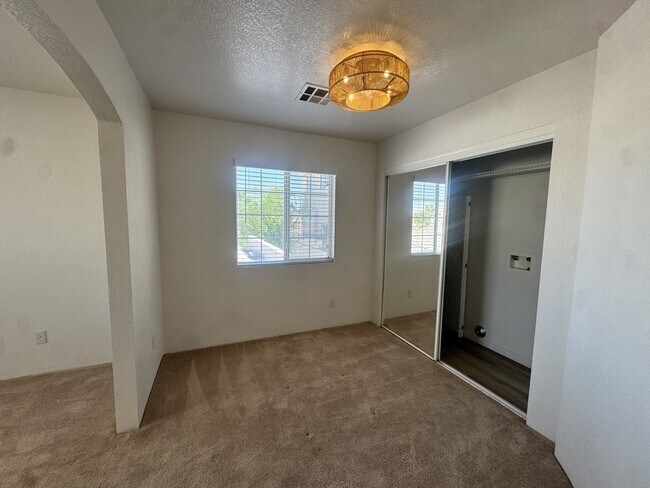 Building Photo - 3423 McCormick Blvd