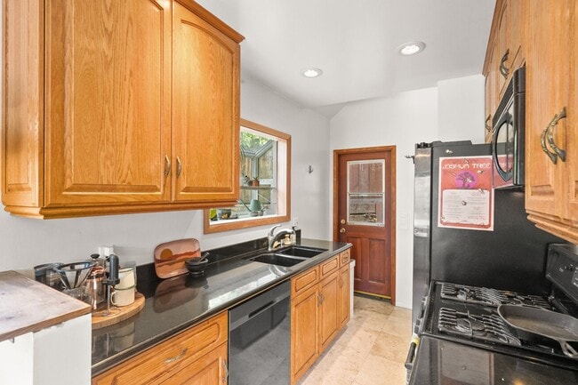 Building Photo - 21549 Summit Trail