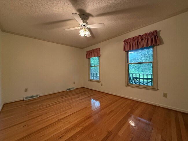 Building Photo - Fantastic Home in the Country for Rent!