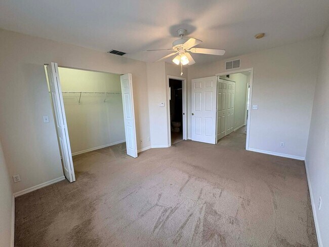 Building Photo - 2/2.5 Townhome in Fort Myers for Rent