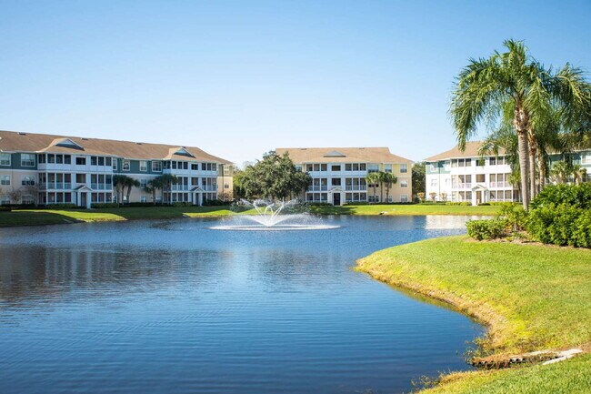 Building Photo - Gorgeous Condo near beaches, shopping and highways