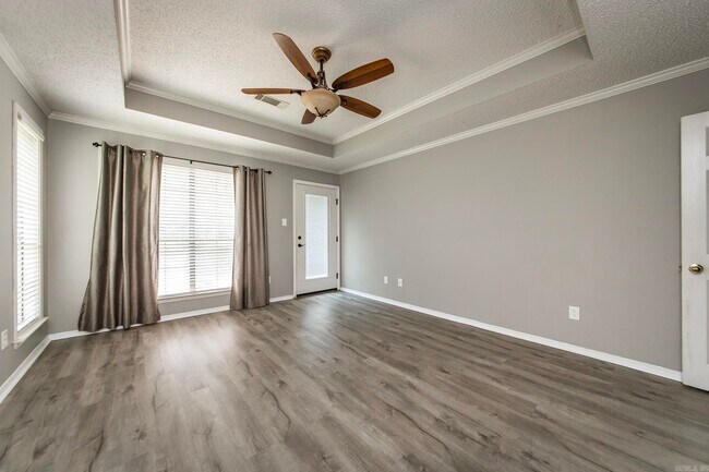 Building Photo - 216 Chantilly Cir