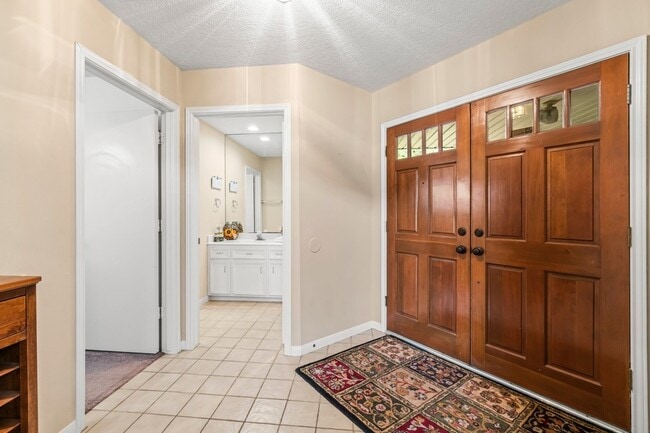 Building Photo - 2839 Hemingway Dr