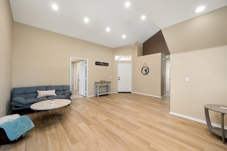 Building Photo - 79309 Paseo del Rey