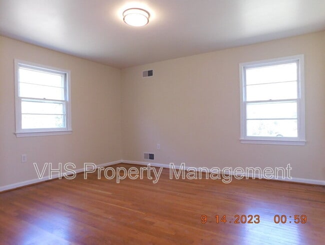 Building Photo - 8691 Old Dumfries Rd