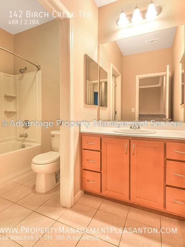 Building Photo - 142 Birch Creek Terrace