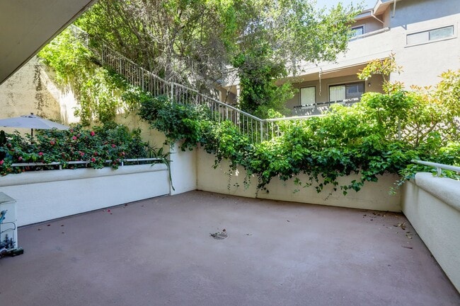 Building Photo - Updated 1BR/1BA Condo with Large Patio & Parking | Westside San Mateo | YouTube Tour