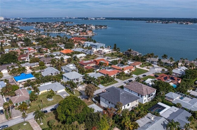 Building Photo - 106 15th St