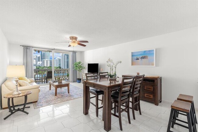 Building Photo - 1825 S Ocean Dr