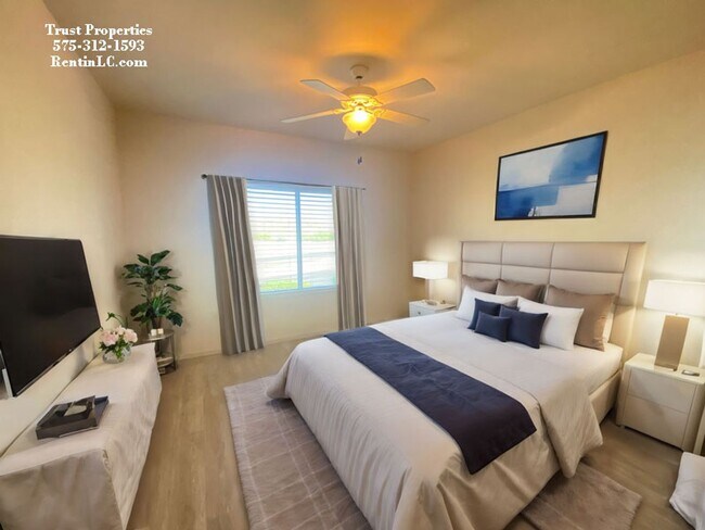 Building Photo - Great 1/1 in Gated Community