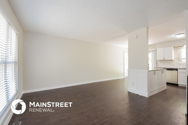 Building Photo - 2551 S Kittredge Way