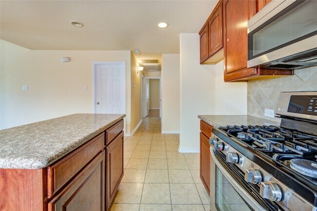 Building Photo - 16718 Mackenzie Mesa Dr